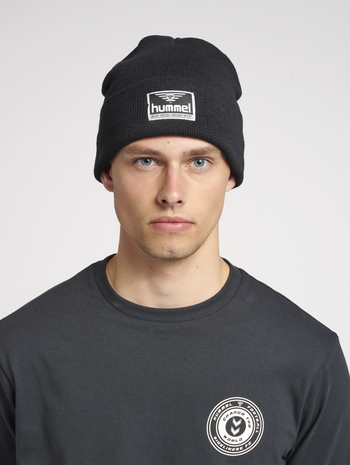 hmlEMIL BEANIE, BLACK, model