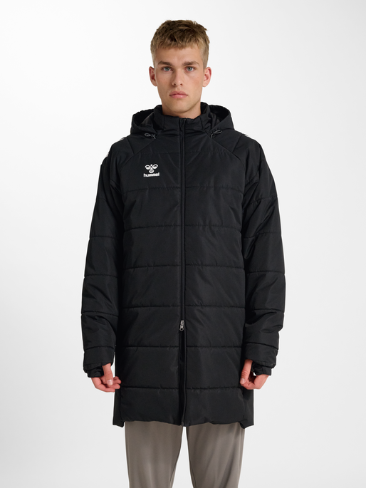 hmlLEAD 2.0 BENCH JACKET, BLACK, model