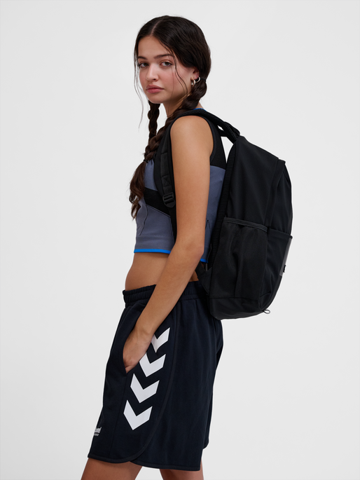 hmlBACKBACK SPORTSWEAR, BLACK, model