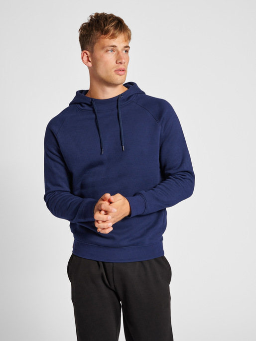 hmlRED HEAVY HOODIE, MARINE, model