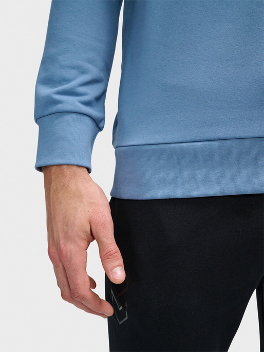 hmlACTIVE SWEATSHIRT, CORONET BLUE, model