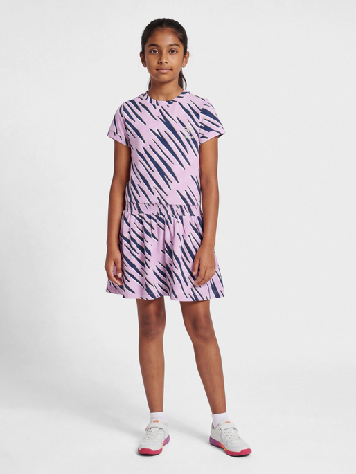 hmlRUSHY AOP DRESS S/S, ORCHID BLOOM, model