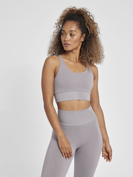 hmlMT FLOW SEAMLESS SPORTS TOP, MINIMAL GRAY, model