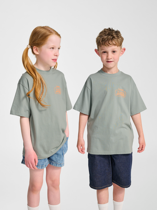 hmlJR LOOSE T-SHIRT S/S STADIUM, ICEBERG GREEN, model