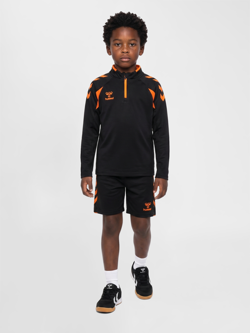 hmlCORE 2.0 SHORTS KIDS, BLACK/ORANGE TIGER, model