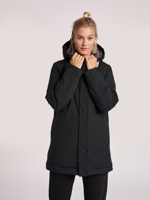 hmlNORTH PARKA JACKET WOMAN, BLACK/ASPHALT, model