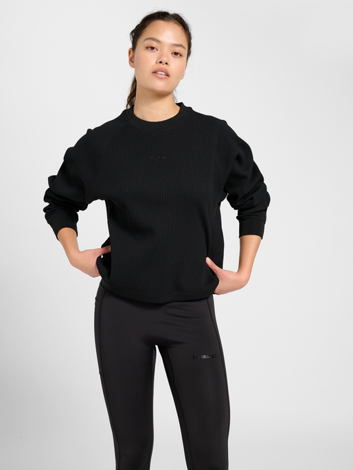 hmlSOFT WAFFLE W T-SHIRT L/S, BLACK, model
