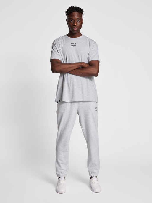 hmlLP10 LOOSE SWEATPANTS, LIGHT GREY MELANGE, model