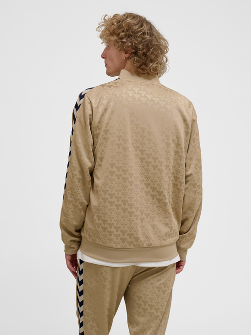 hmlARCHIVE REGULAR POLY JACKET AOP, CORNSTALK, model