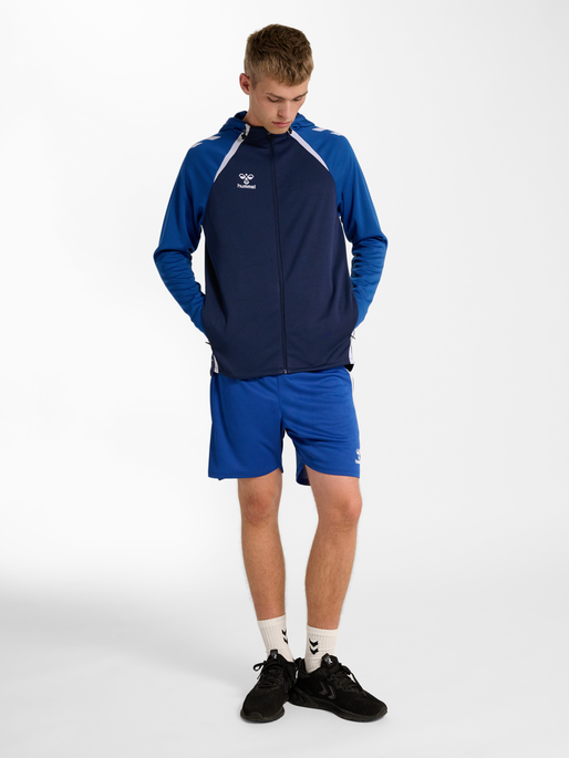 hmlLEAD 2.0 ZIP HOODIE, MARINE/TRUE BLUE, model
