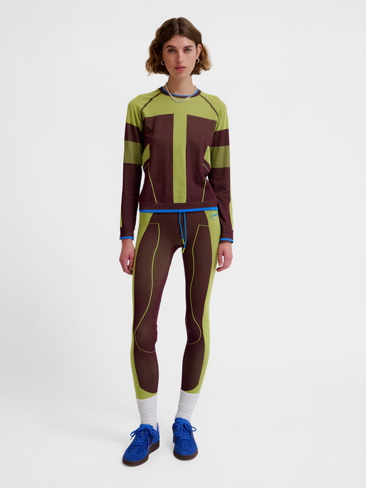 hmlSEAMLESS TEE LS, FIG, model