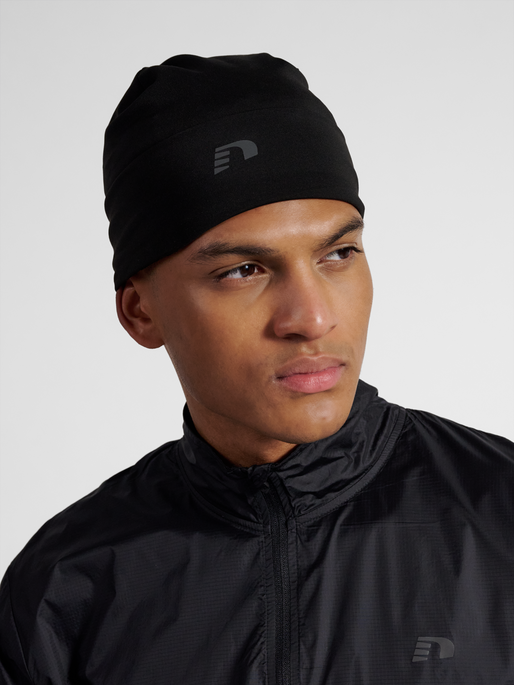 nwlBEANIE, BLACK, model