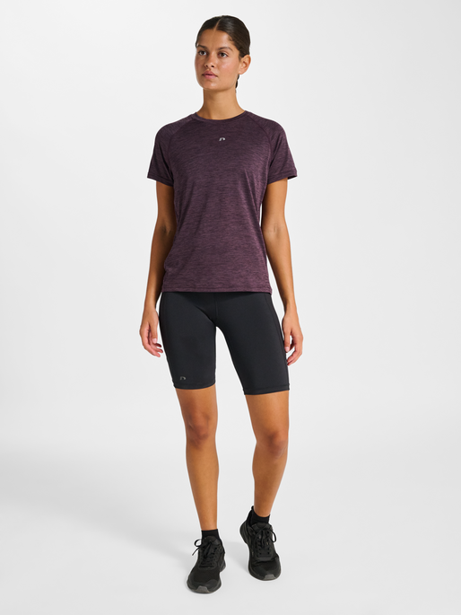 nwlACTIVE W T-SHIRT S/S, PLUM PERFECT, model