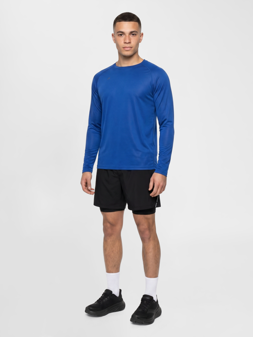 nwlBEAT T-SHIRT L/S, SURF THE WEB, model