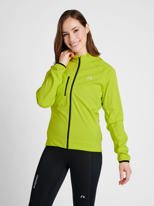 WOMENS CORE BIKE THERMAL JACKET, EVENING PRIMROSE, model