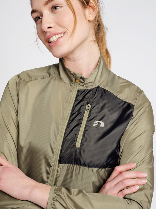 WOMEN PACKABLE TECH JACKET, WINTER TWIG, model