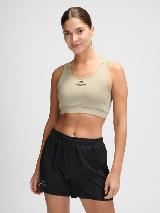 nwlLEAN SPORTS BRA, SILVER SAGE, model