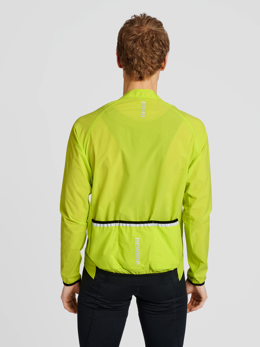 MENS CORE BIKE JACKET, EVENING PRIMROSE, model